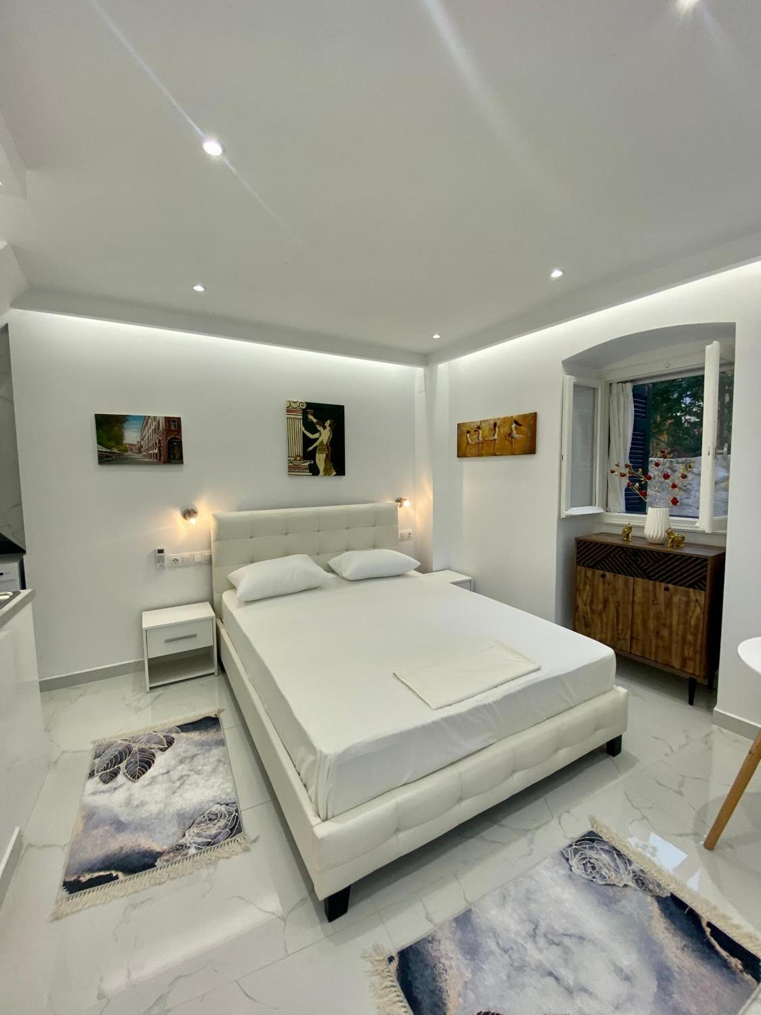 Corfu Port Art Studios Екстер'єр фото